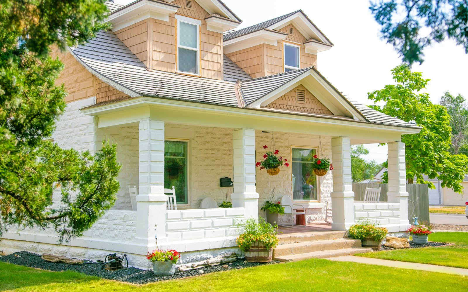Roof Repair or Replacement? How to Make the Right Call
